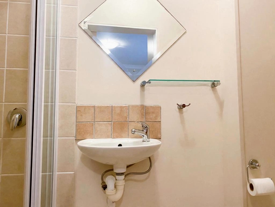 To Let 4 Bedroom Property for Rent in Old Place Western Cape